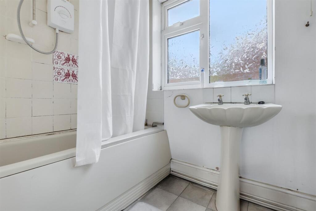 Bathroom_1.jpeg