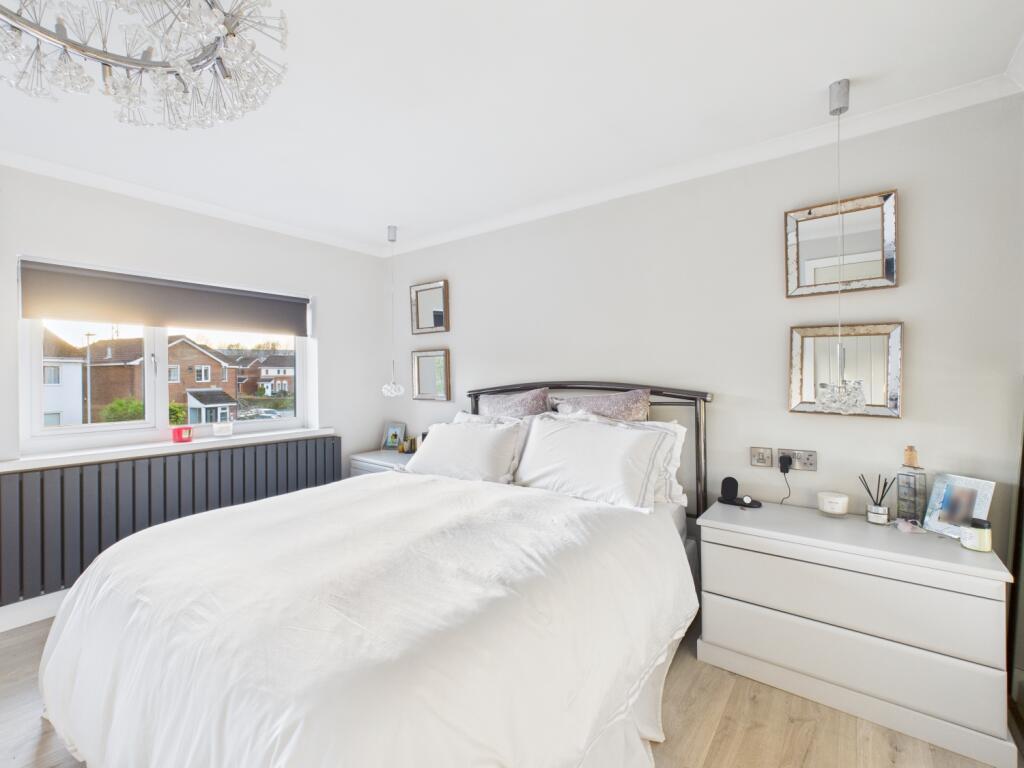 CAM03729G0-PR0181-STILL012