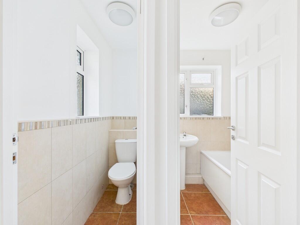 CAM04018G0-PR0379...