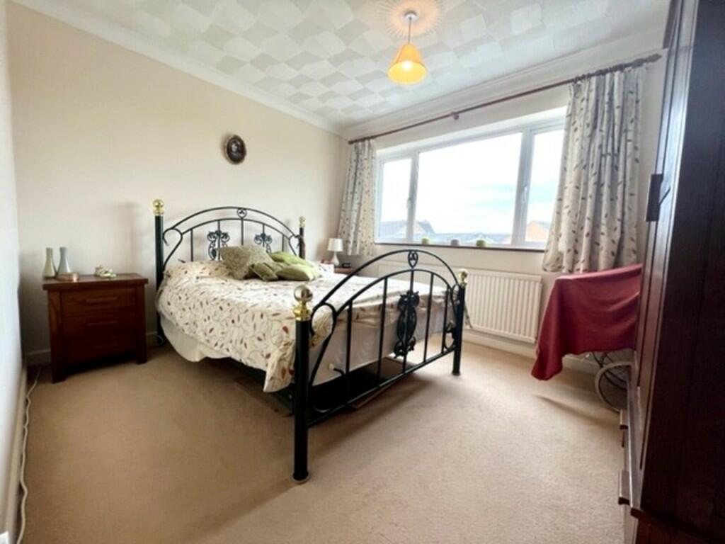 76a bedroom pic