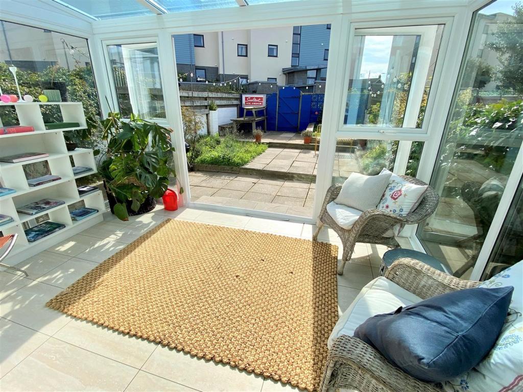 1 Farfield Place Conservatory