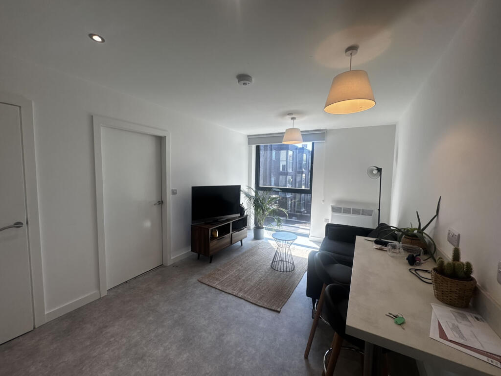 010582SPCSHIMG_5956206bw (6).jpg