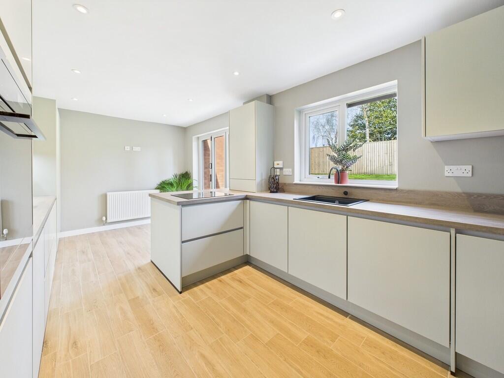 CAM02854G0-PR0325...