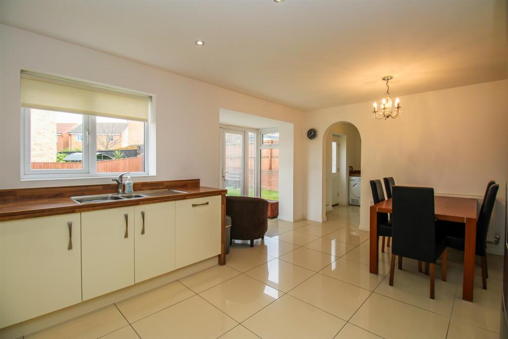 KITCHEN DINING ROOM