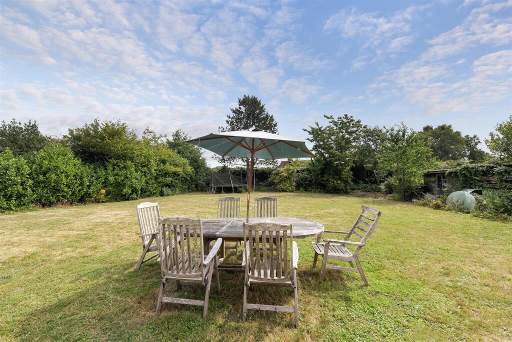 The Old Stables, Knotley Hall, TN11 8JH 006.jpg