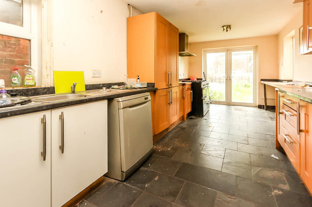 Kitchen/Breakfast...