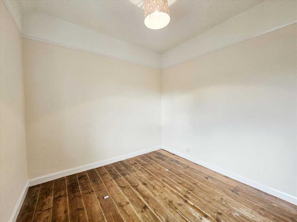 Bedroom 3: