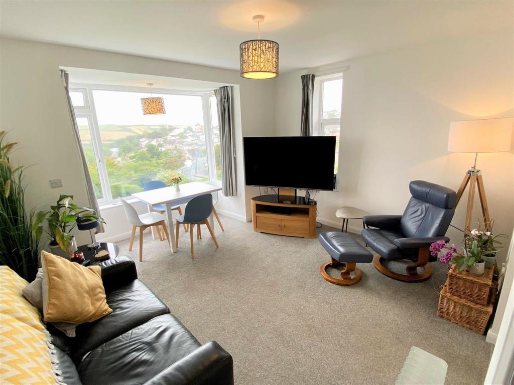Upper Deck Lounge