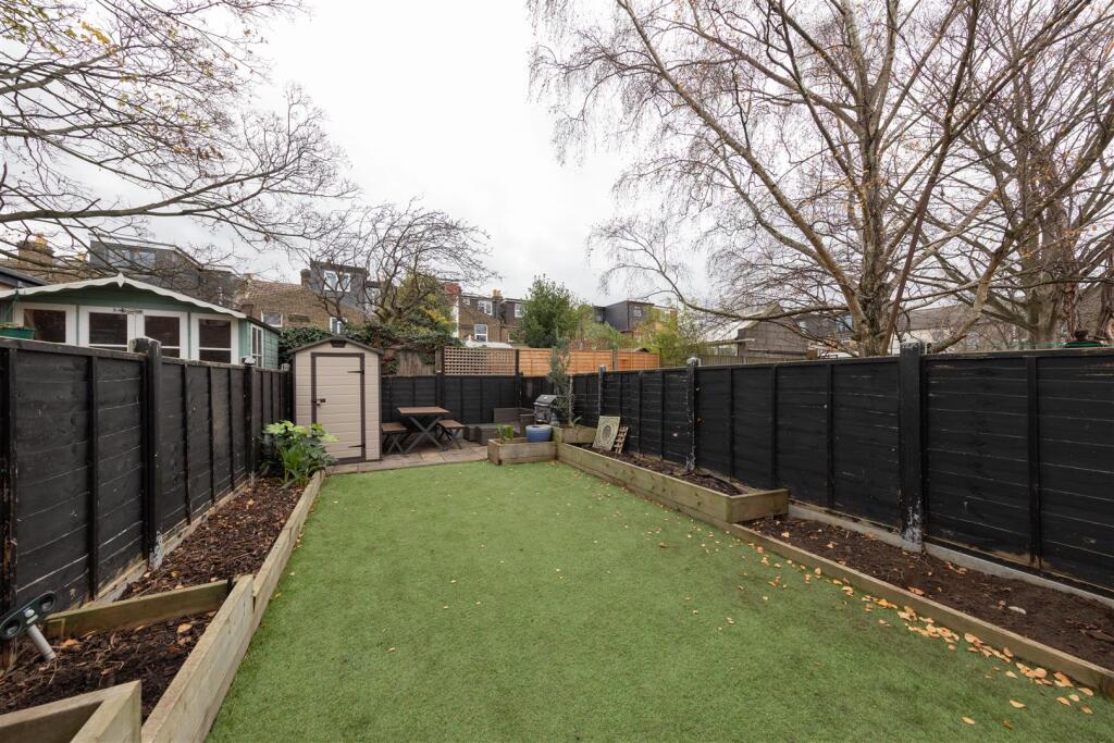 Callis Road, E17