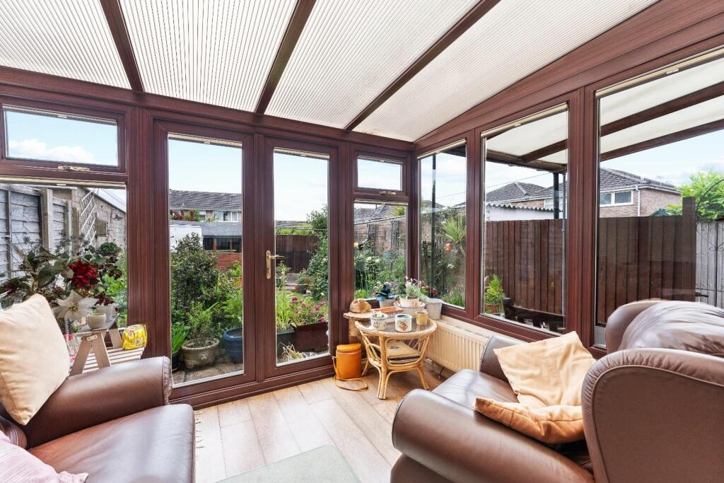 215 Mendip Road Yatton BS49 4ED 25.jpg