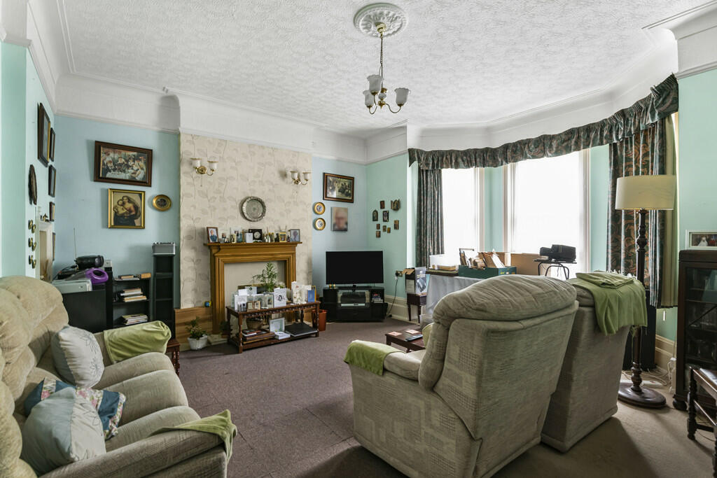 Lounge 1