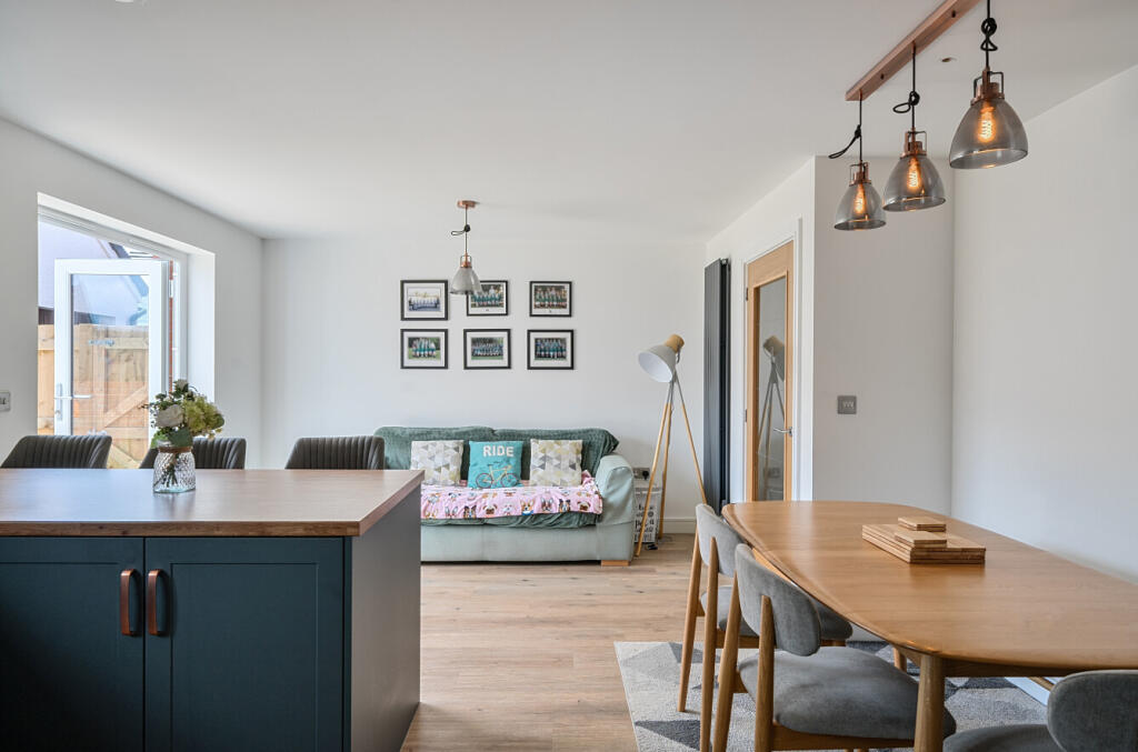 1296236-10-68389b...