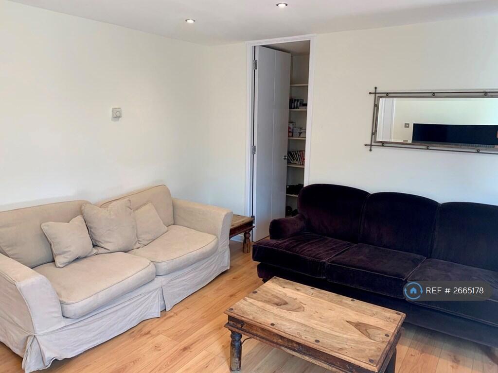 Living Room - Entrance To Study