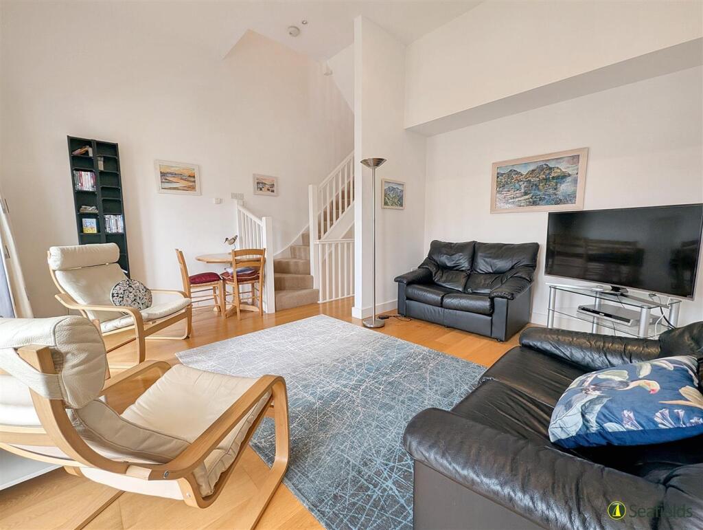 1st Floor Sitting Room