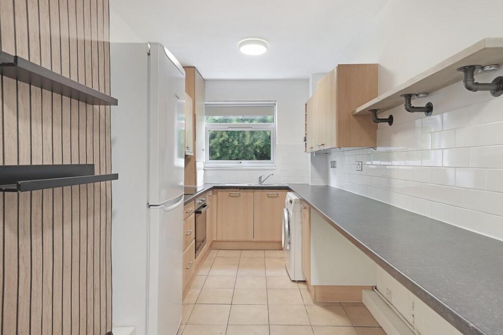 15 Makinen House -Kitchen 2.jpg