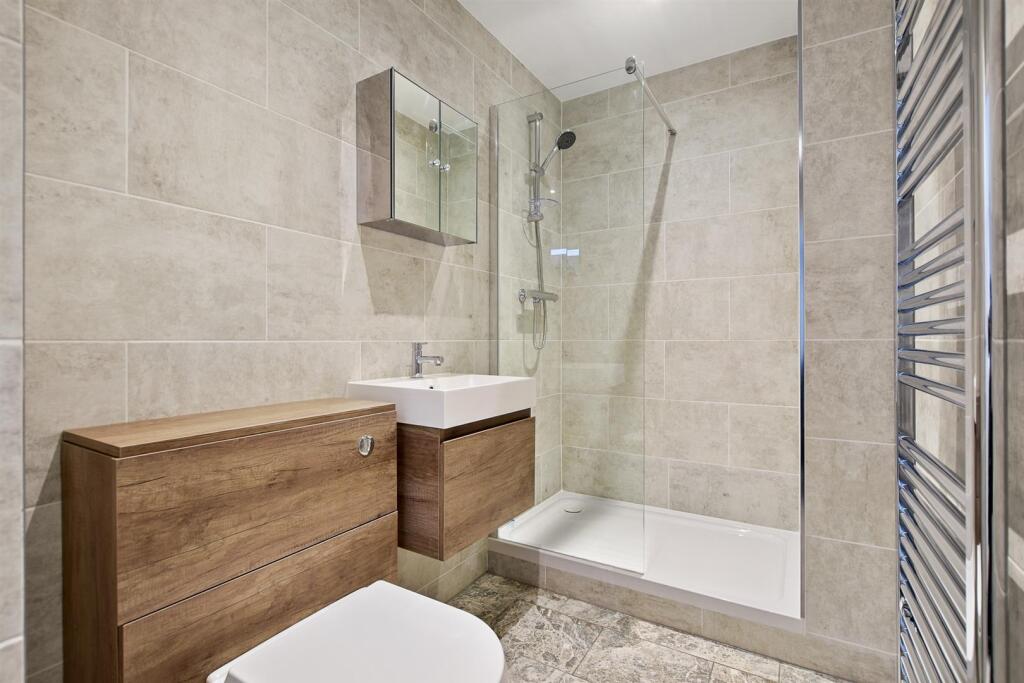 Ensuite to Master Bedroom