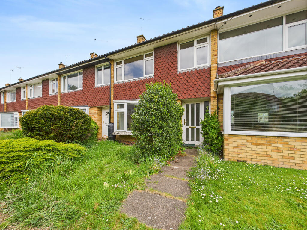 CAM01354G0-PR0502-STILL008