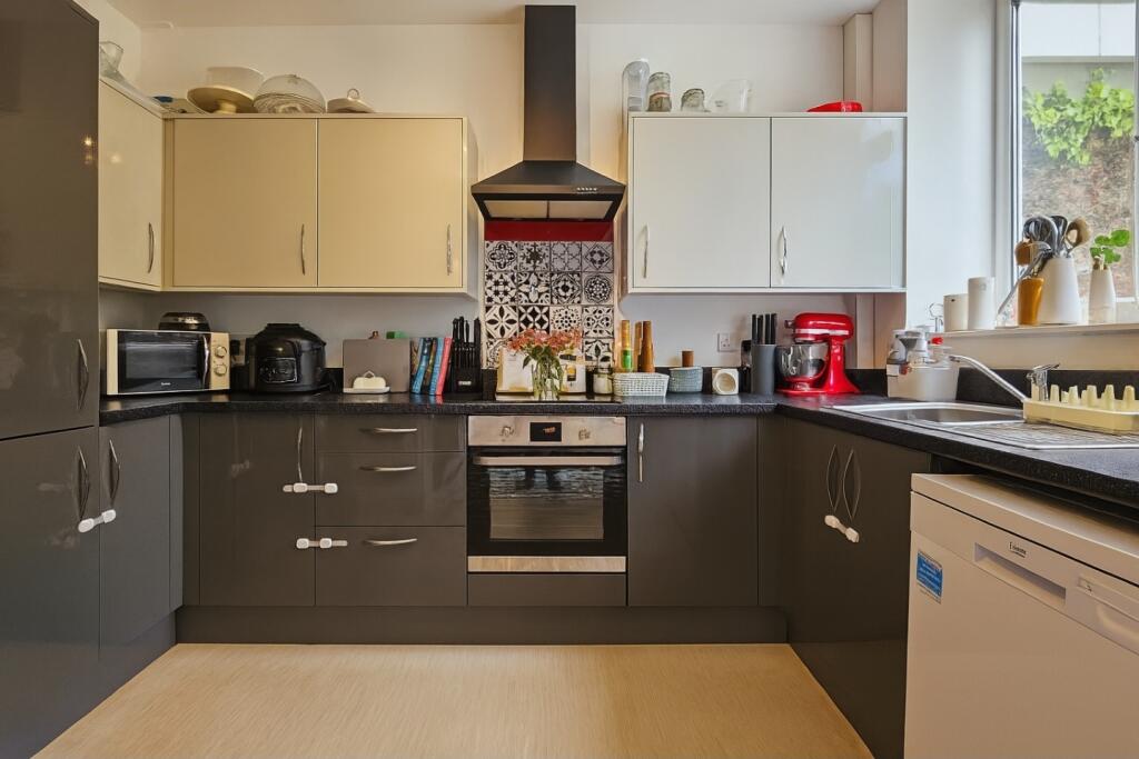 Kitchen / dining room