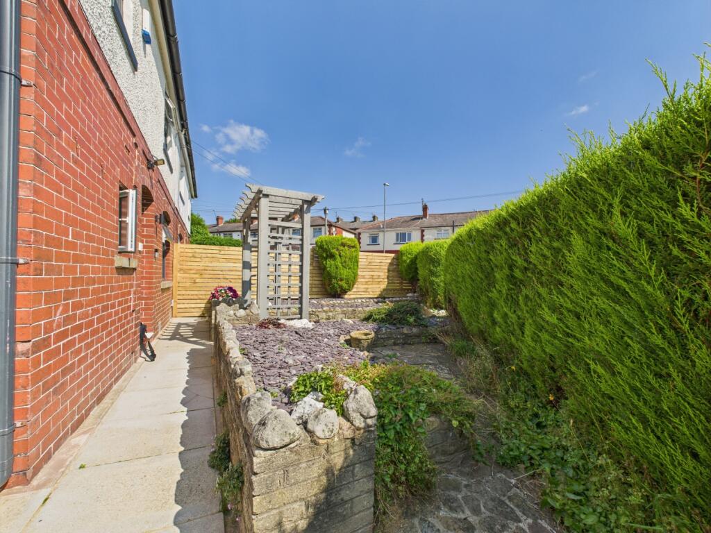 CAM02093G0-PR0048-STILL004