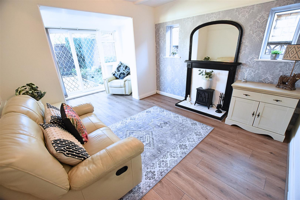 REAR SITTING ROOM