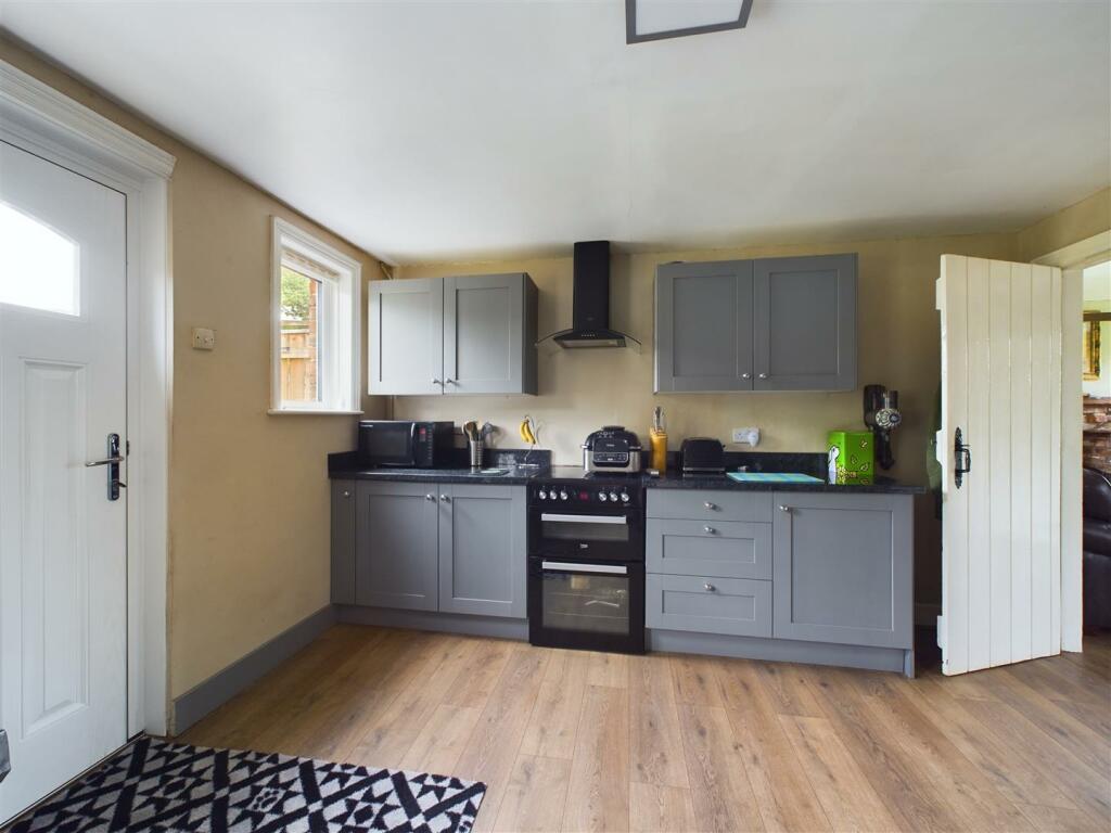 KITCHEN/DINER