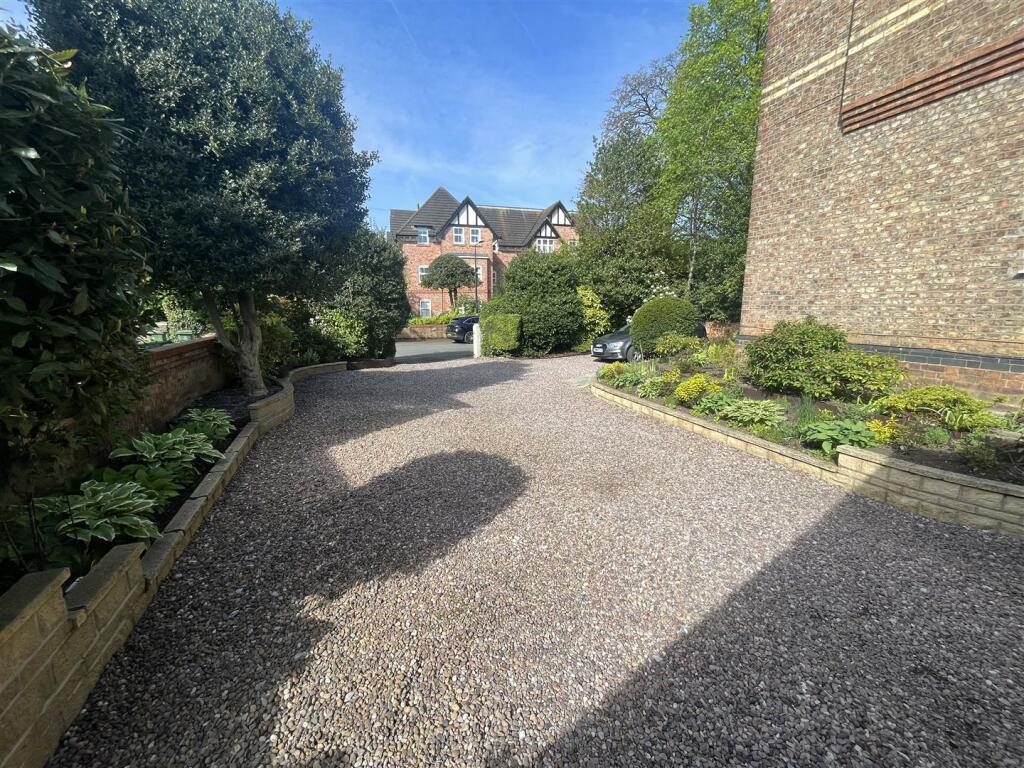 Driveway.jpg