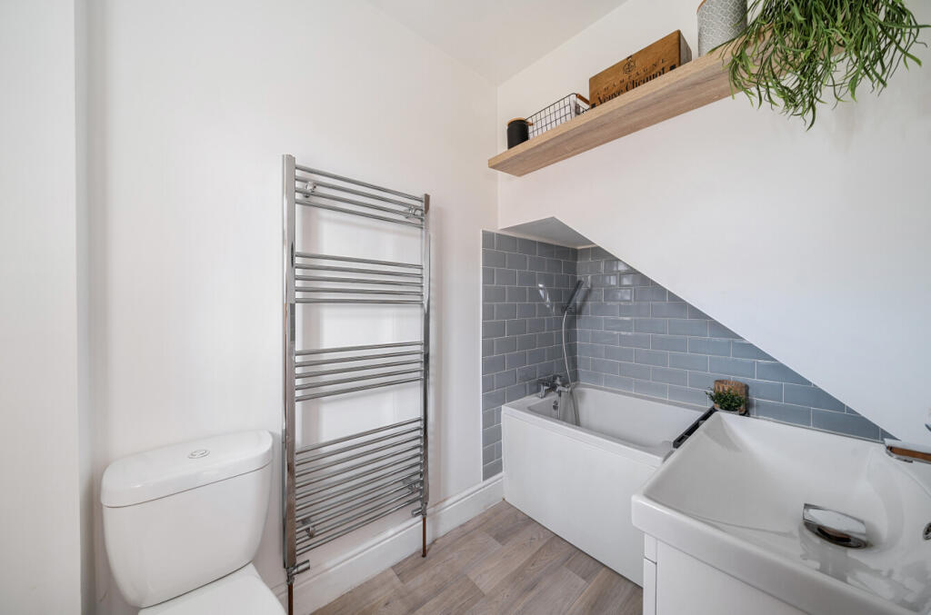 1383984-17-692432...