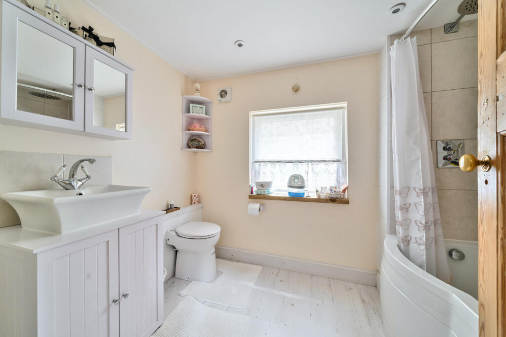 1316795-21-686bda...