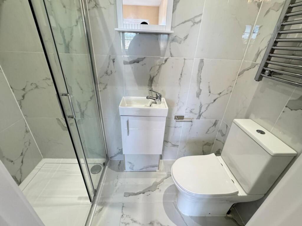Ensuite.jpeg