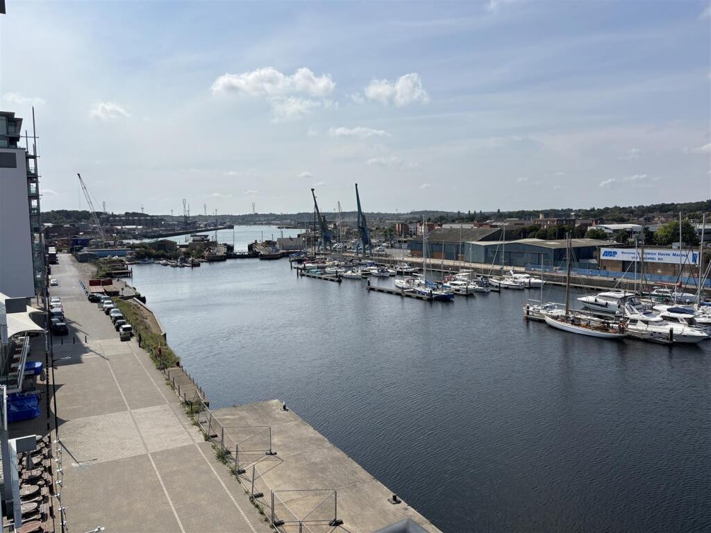 balcony view b.jpg