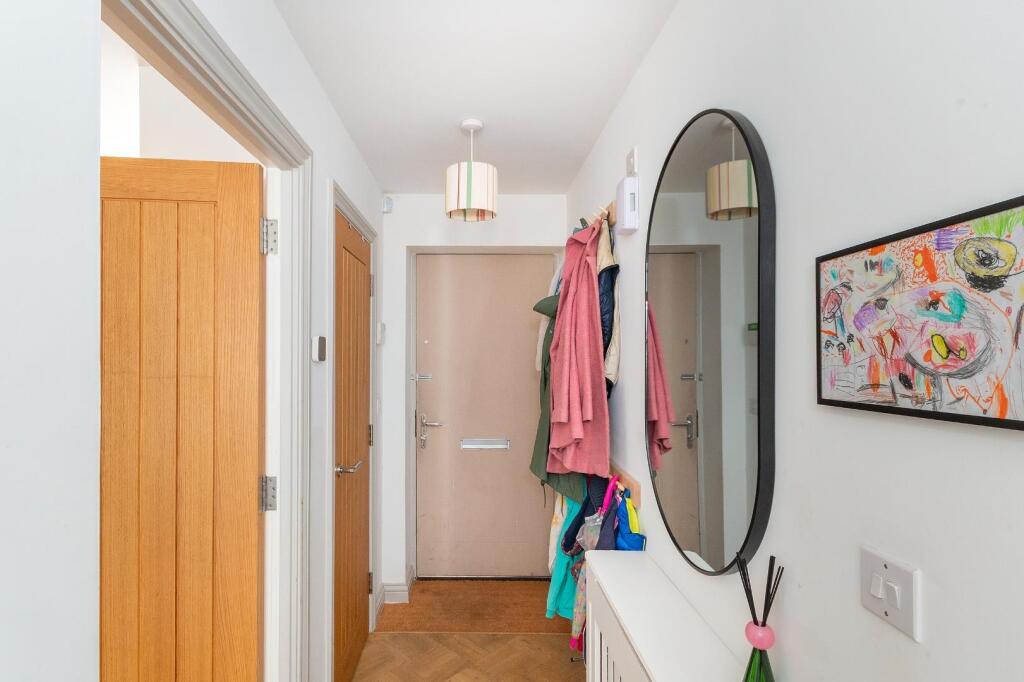 0S7FRBR - Hallway B.jpg