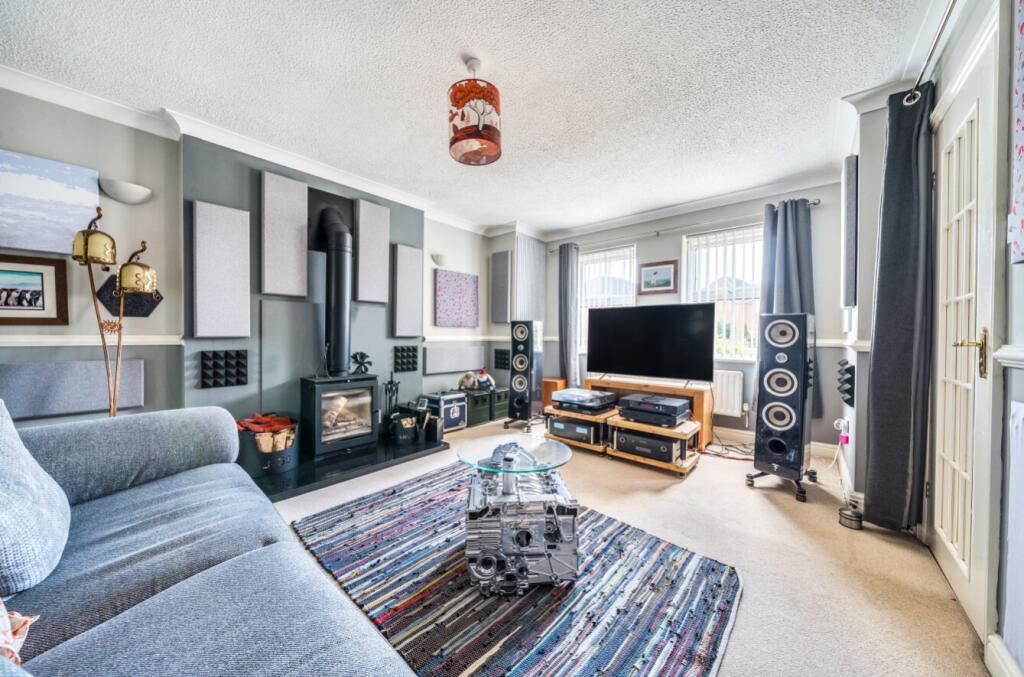 1313161-12-685a640f8aaa0