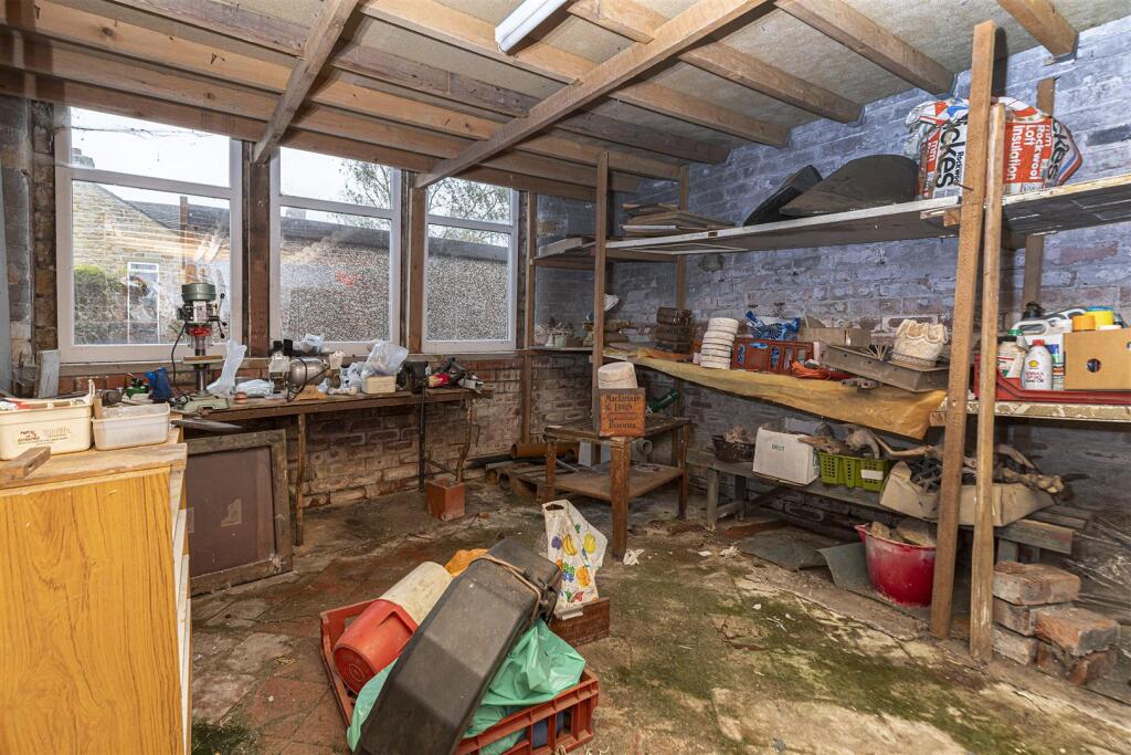 Bramleys Estate Agents - Leeds Road - Mirfield (33