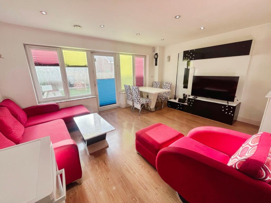 pbox-living_room-337822.jpeg