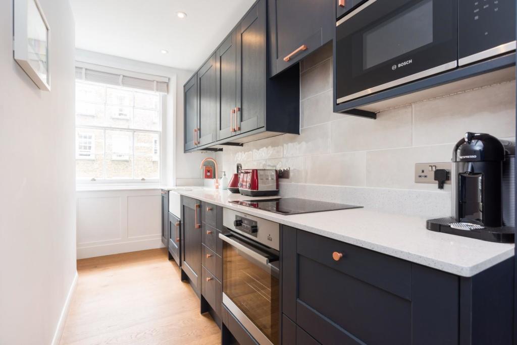 kitchen (2).jpg