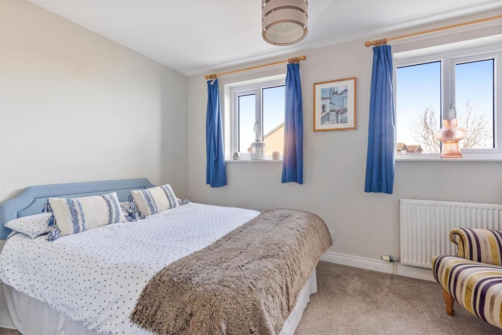 A16 - 7 Oakwood Close Dartmouth - 251118.jpg