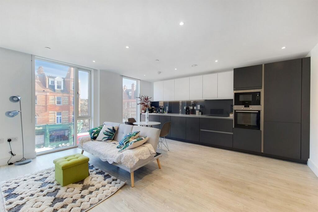Living Room / Kitche