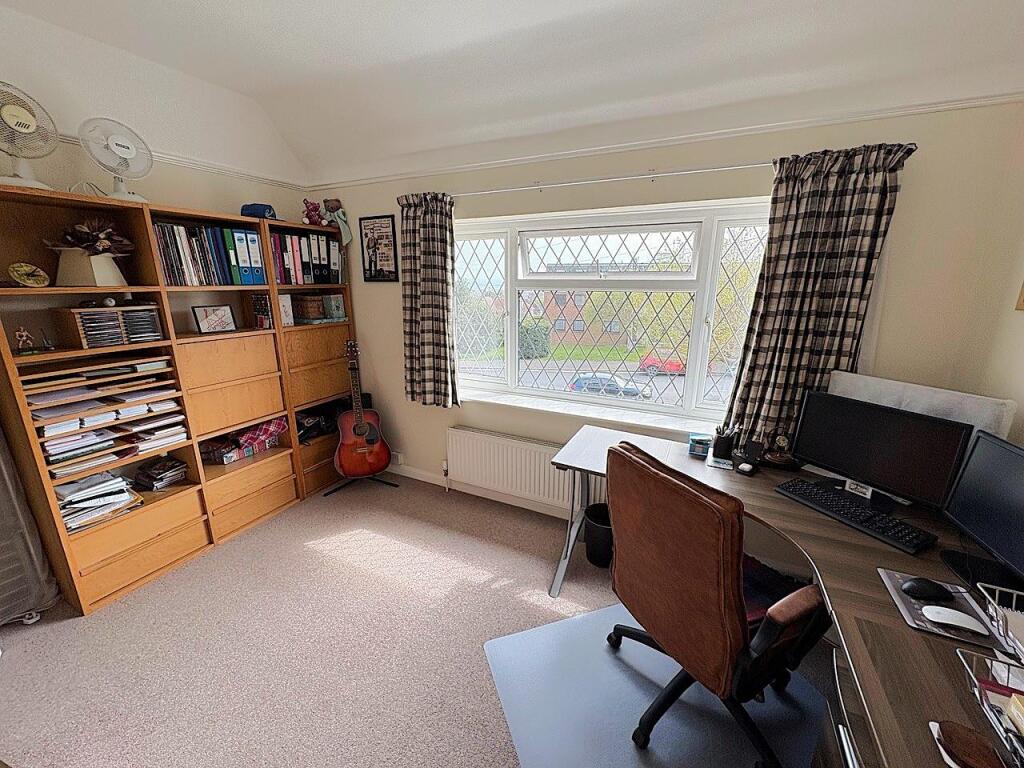 27 de la Warr Road - Bedroom6.jpg