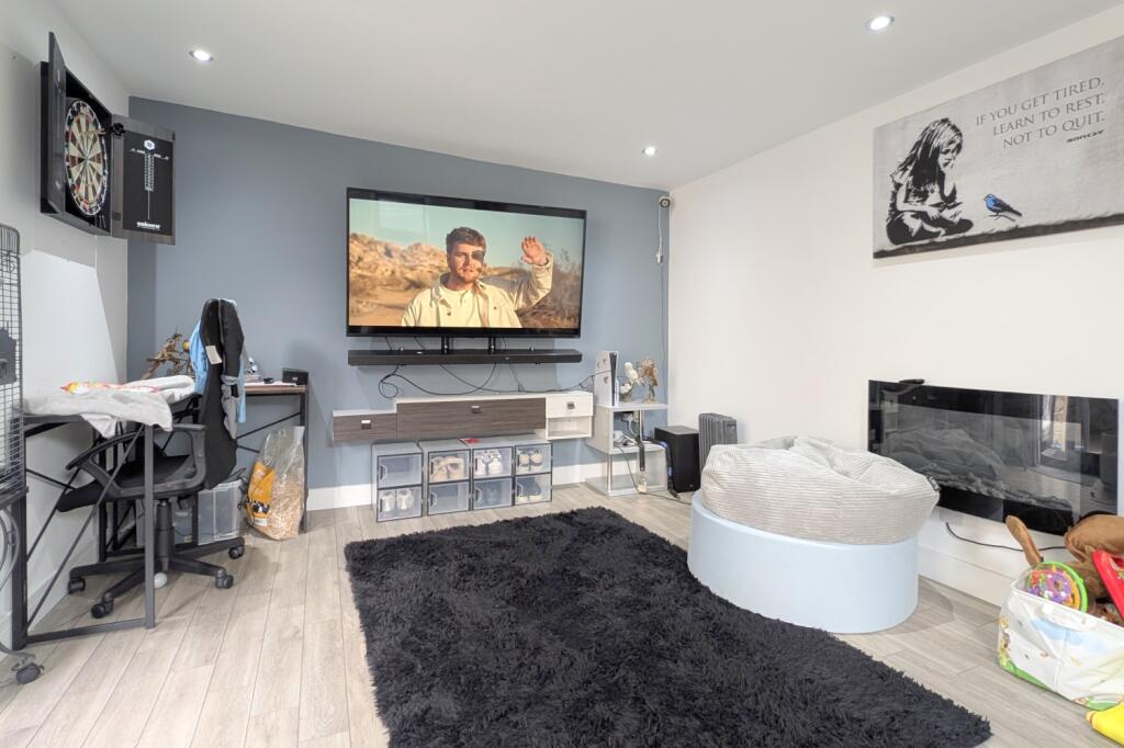 PXL_20250918_122747064