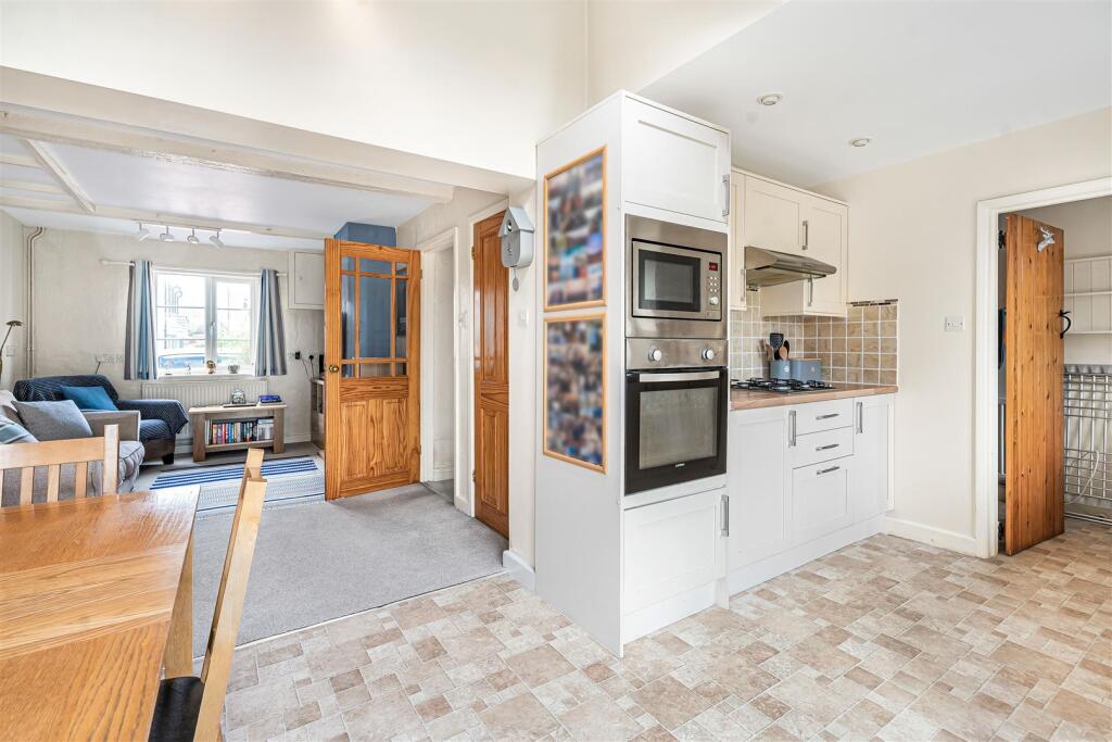 26 Lutterworth Road (33).jpg