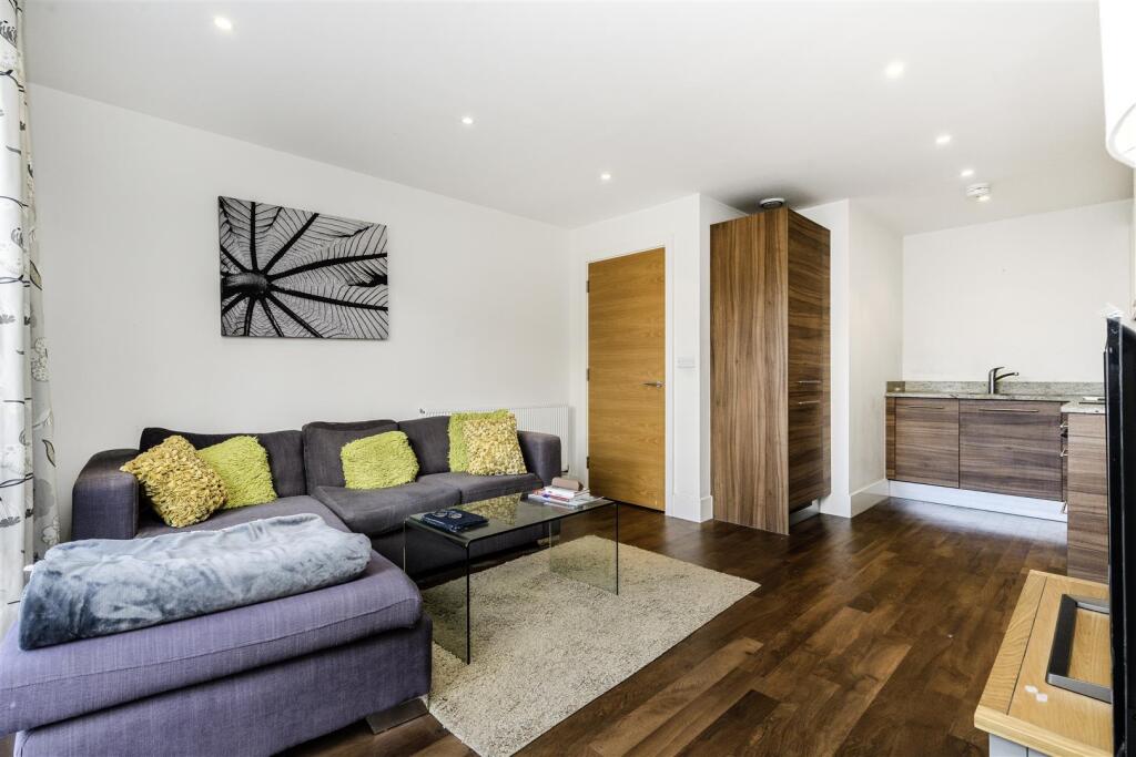 Davidson Frost-Wellings, DFW, Attlee Court, Stanmo