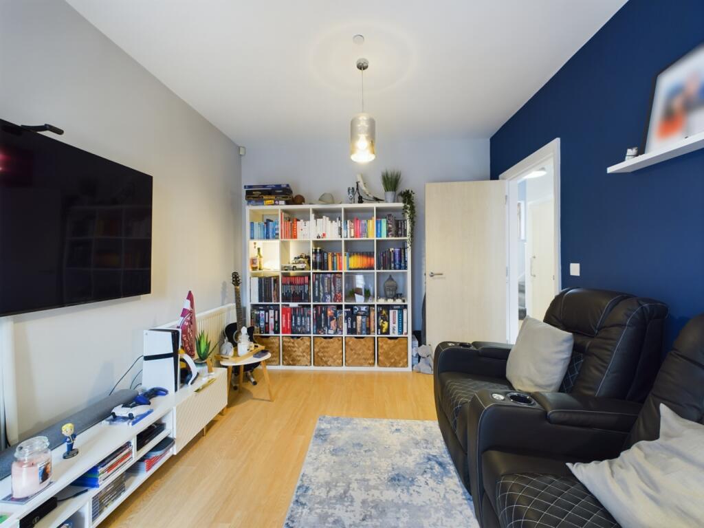 CAM01966G0-PR0296-STILL025