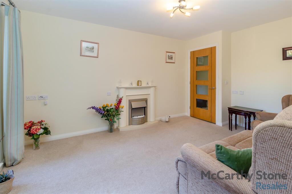 8638089-interior09.jpg