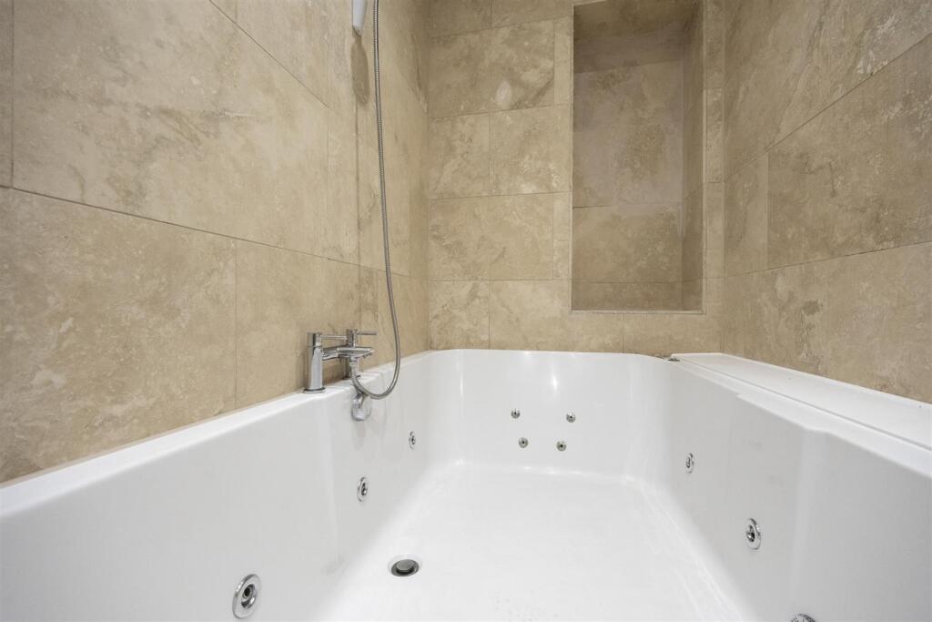 Lansdowne Place_73_Flat 4-013.JPG