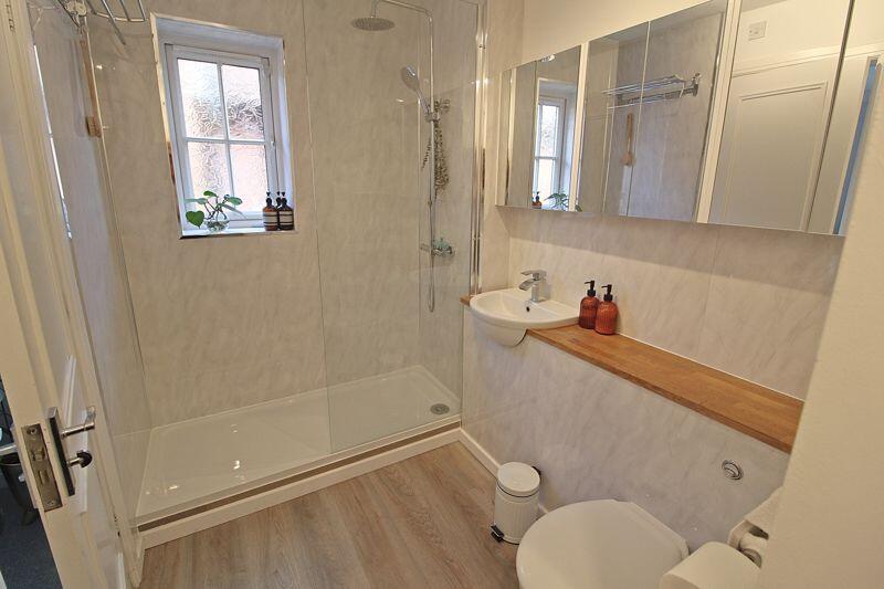 Ensuite Shower Room/WC