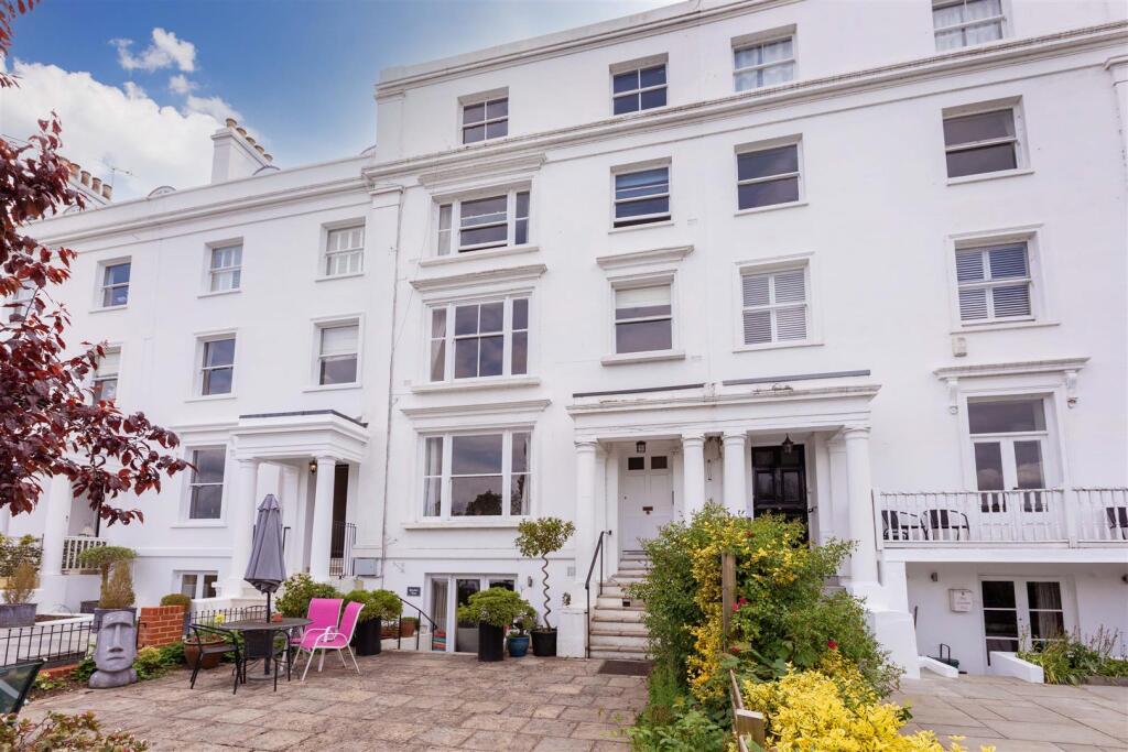 Flat 5 6 River Terrace-6.jpg