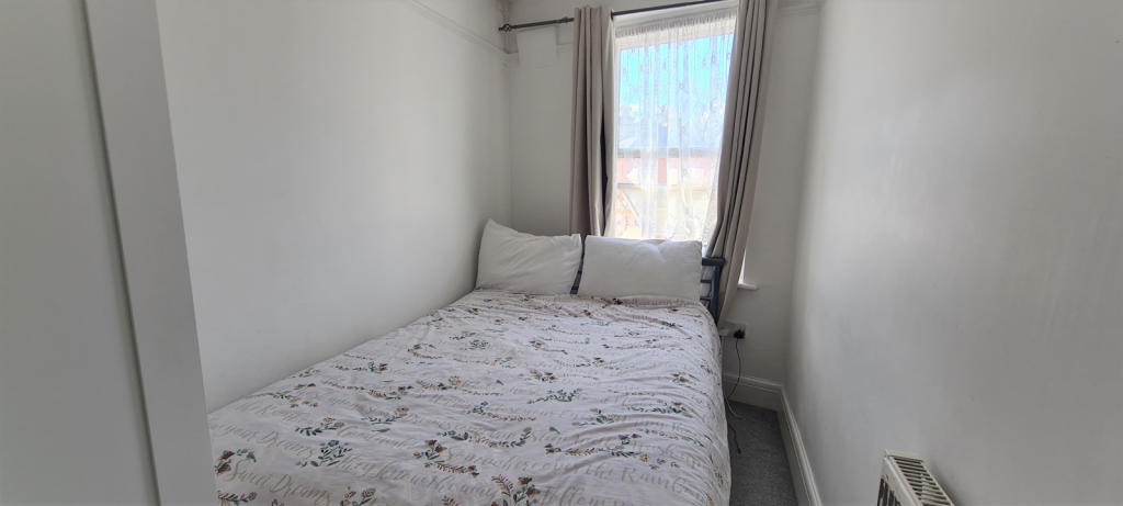 FRONT BEDROOM