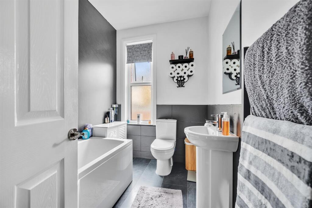 Bathroom from landing.jpg