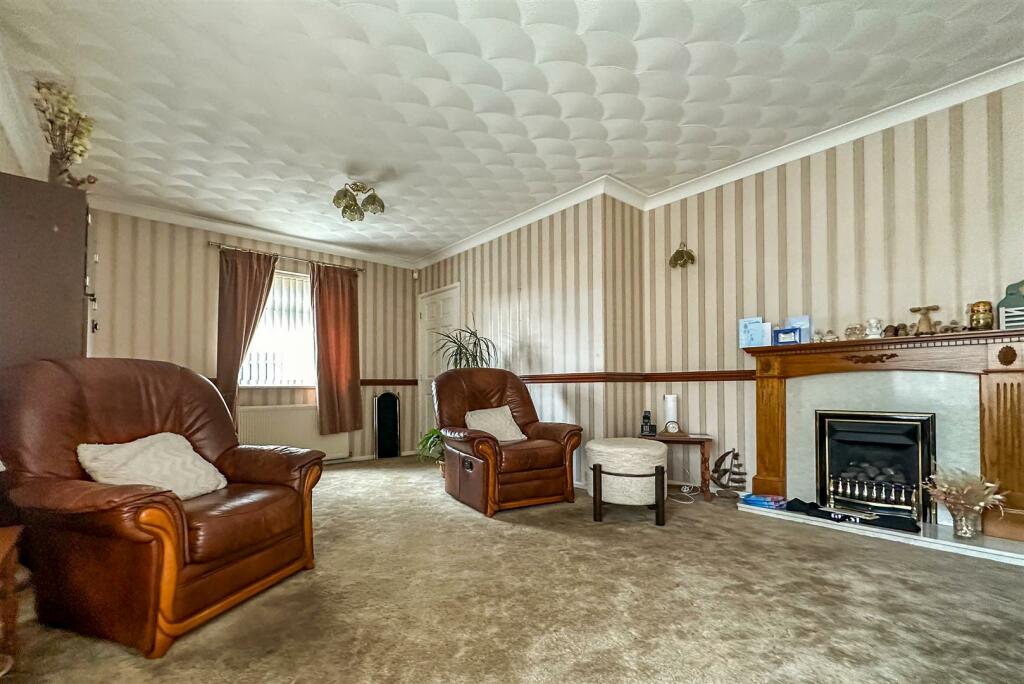 Sitting/Dining Room