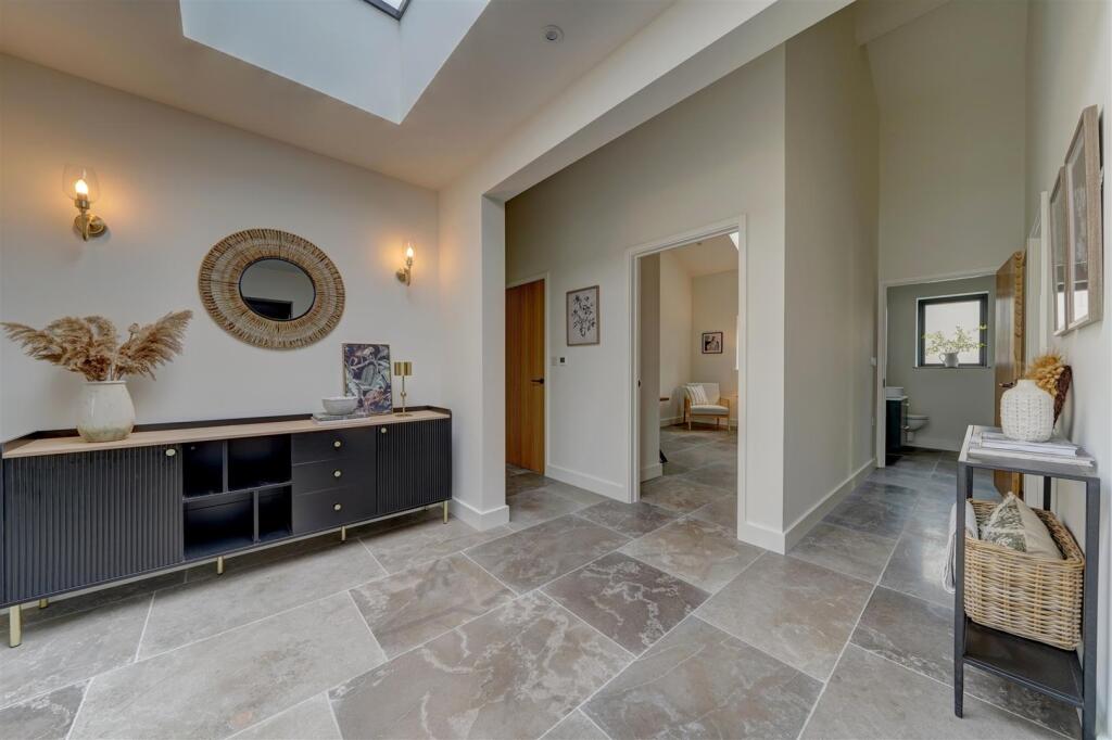 Arrow House (32).jpg